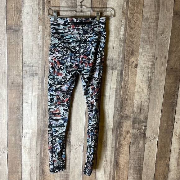 Lululemon Break Free Tight 6 - Picture 9 of 11